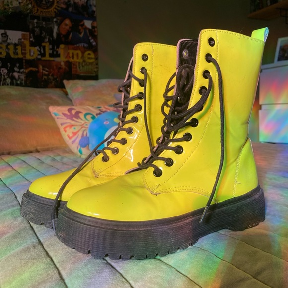 Yellow Rave Boots - Picture 2 of 7